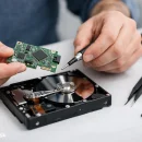 Puis-je changer moi-même la PCB d’un disque dur ?